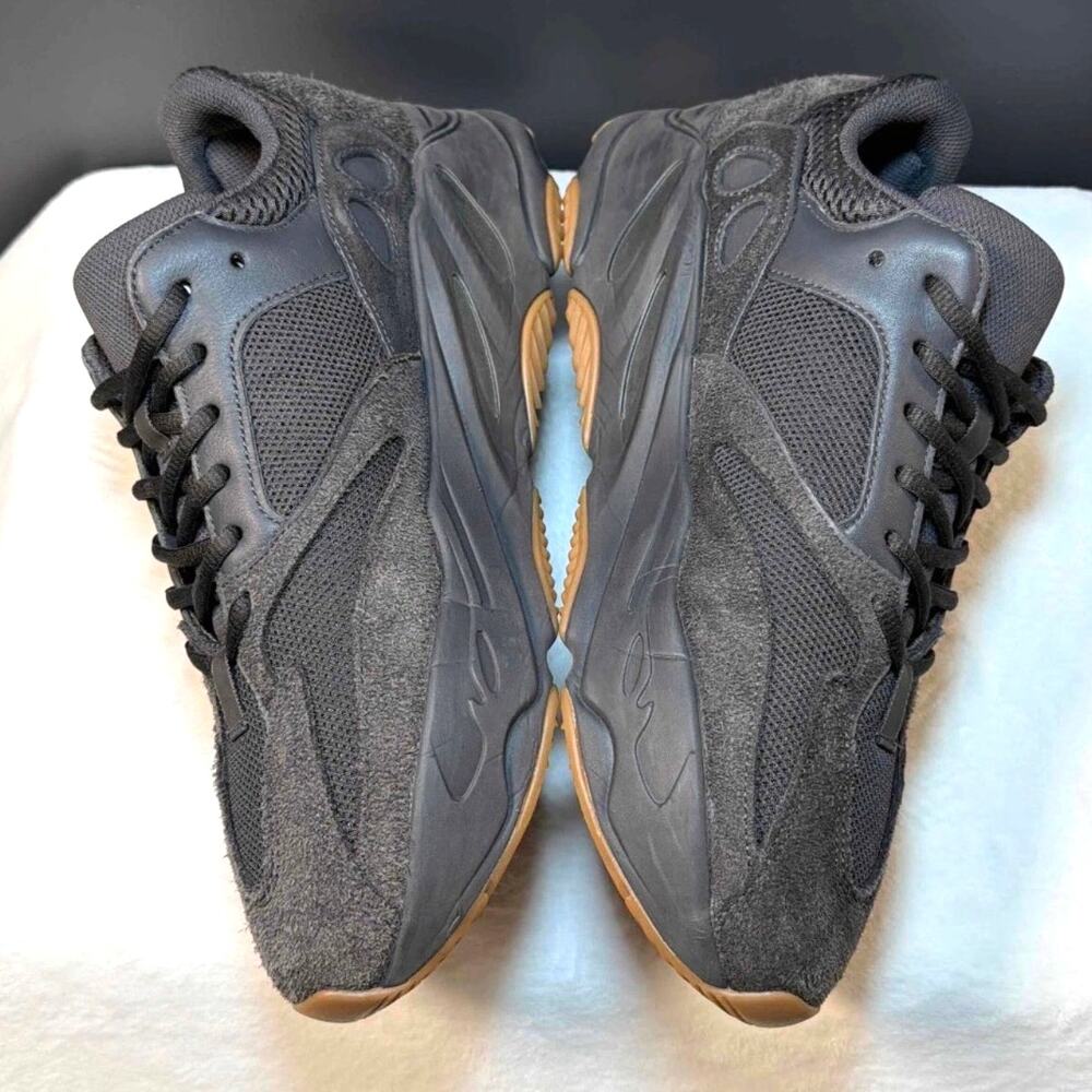 Adidas Yeezy Boost 700 “Utility Black” (2019) – FV5304 | 11M